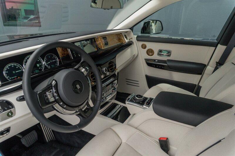 2024 Rolls-Royce Phantom