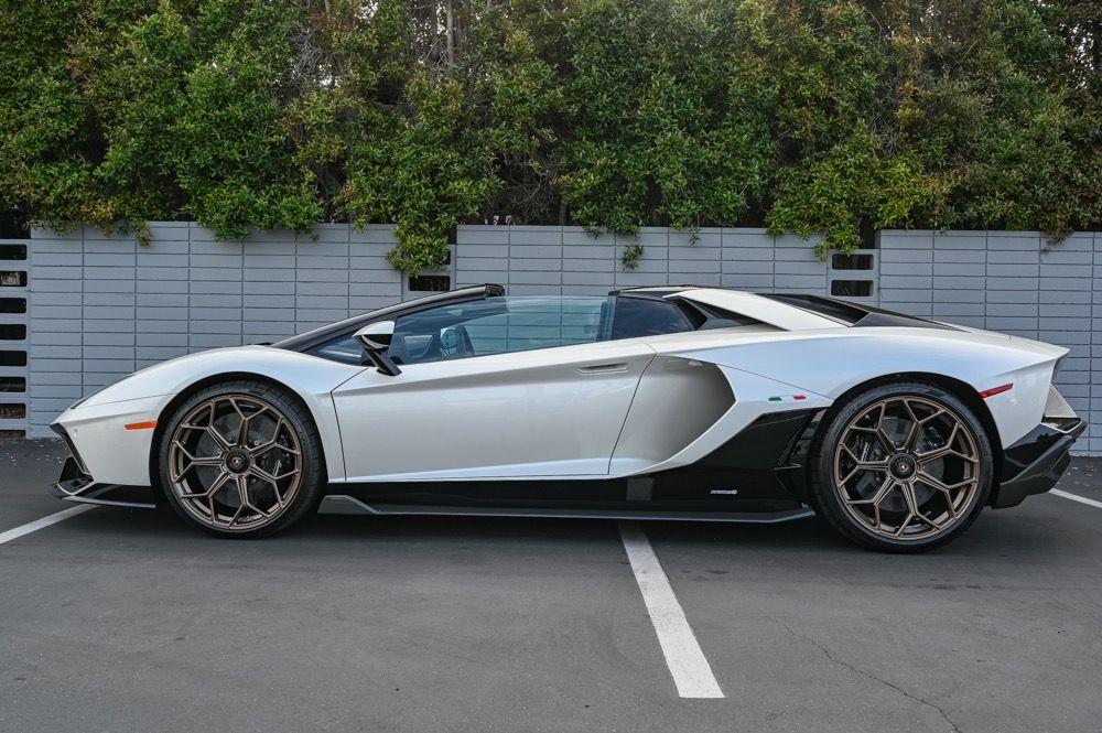 2022 Lamborghini Aventador Ultimae