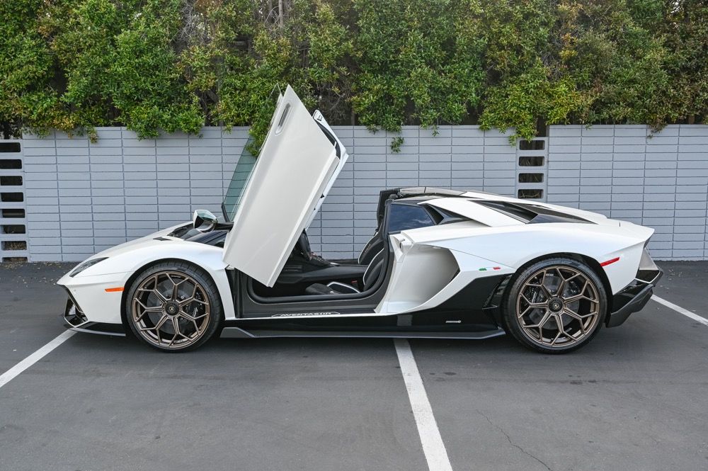 2022 Lamborghini Aventador Ultimae