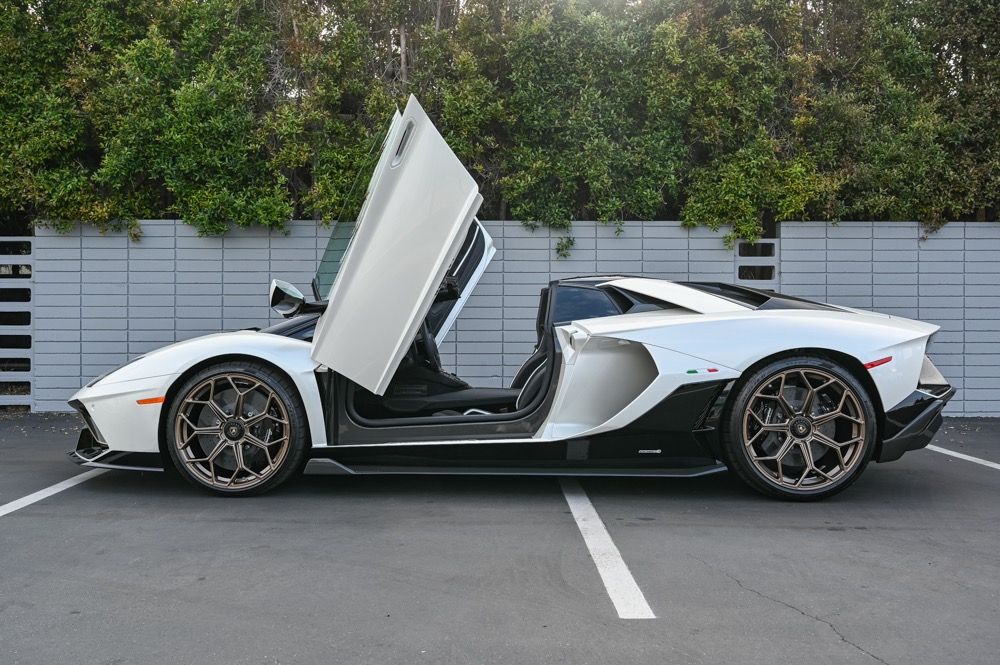 2022 Lamborghini Aventador Ultimae