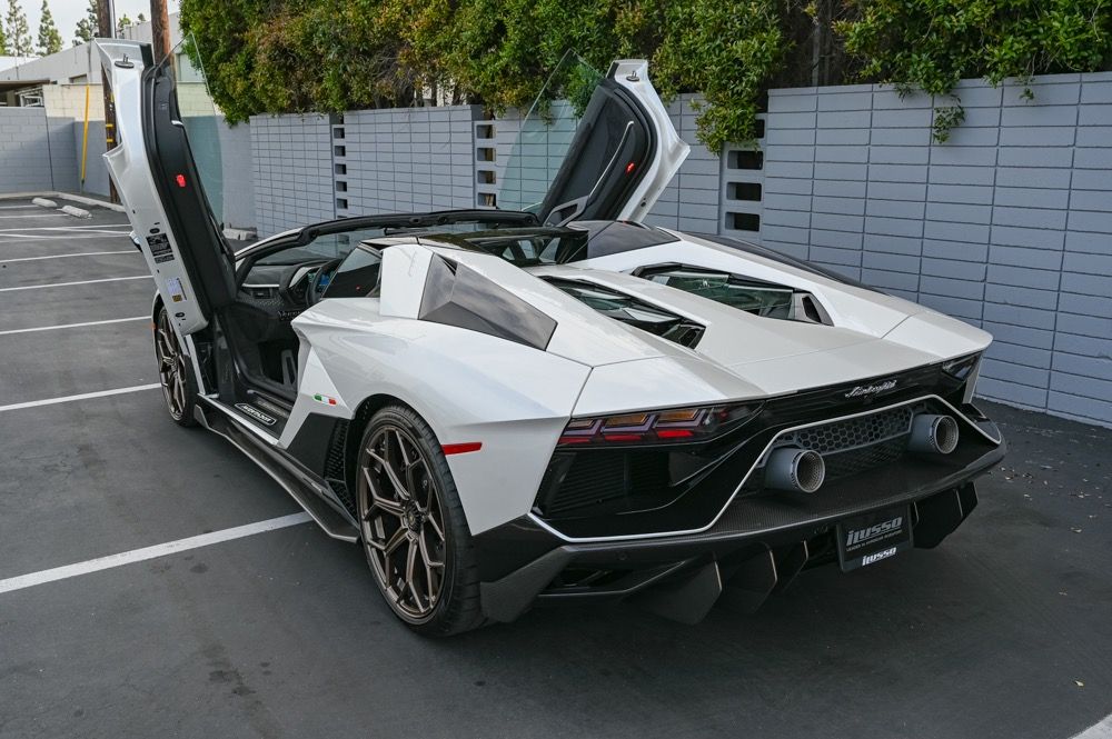 2022 Lamborghini Aventador Ultimae