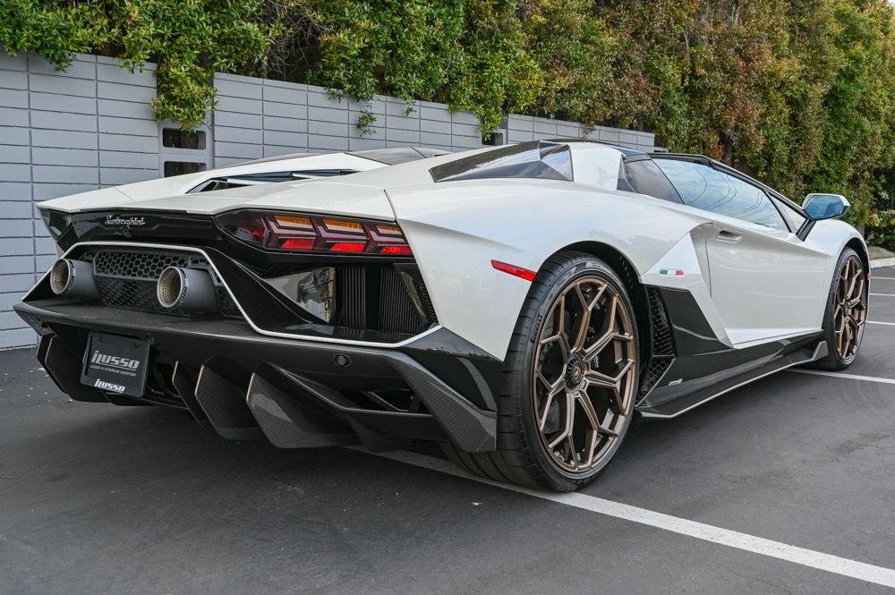 2022 Lamborghini Aventador Ultimae
