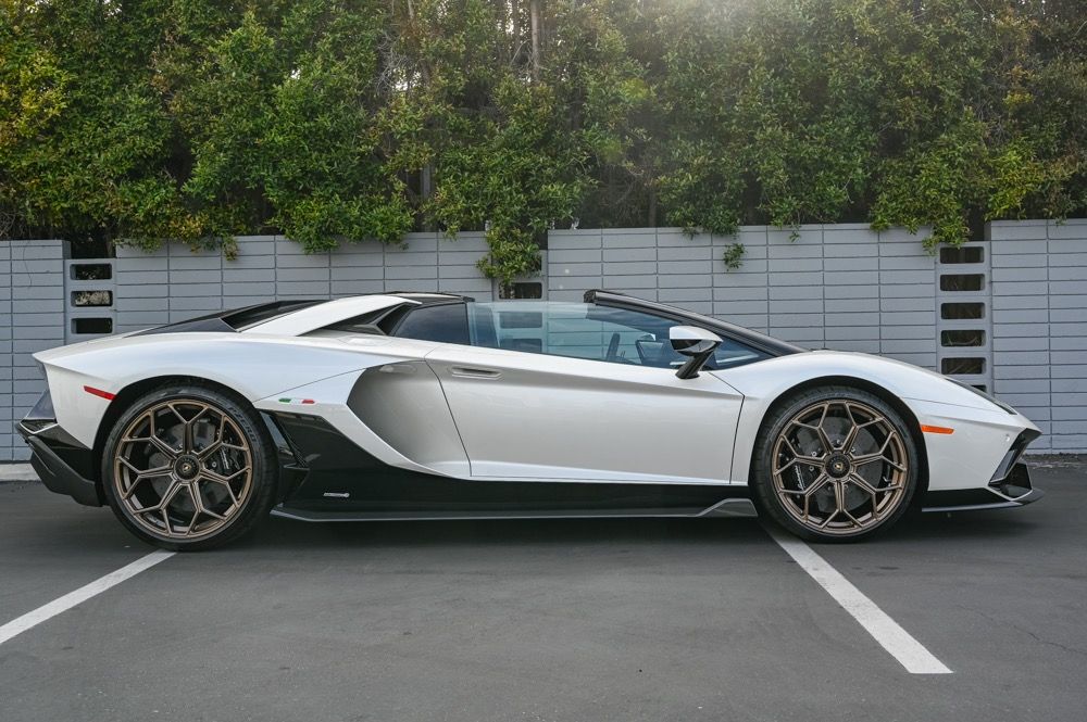 2022 Lamborghini Aventador Ultimae