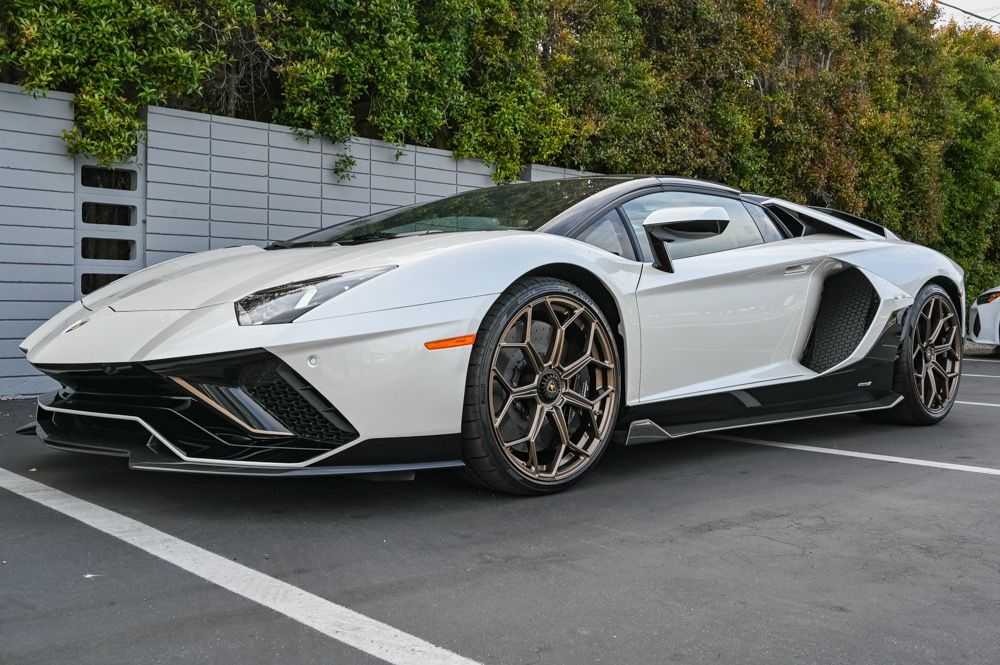 2022 Lamborghini Aventador Ultimae