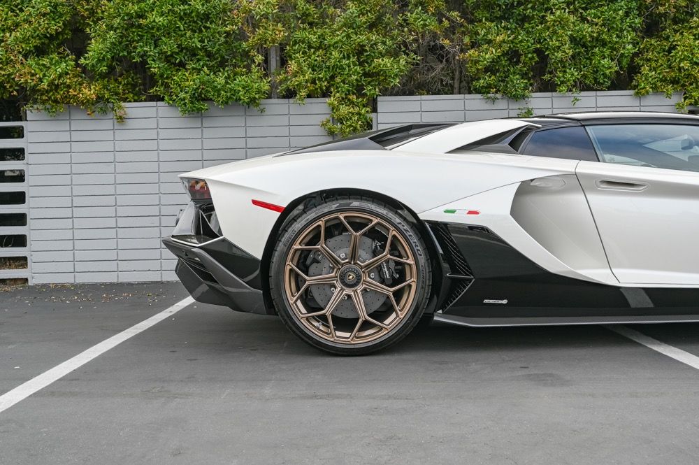 2022 Lamborghini Aventador Ultimae