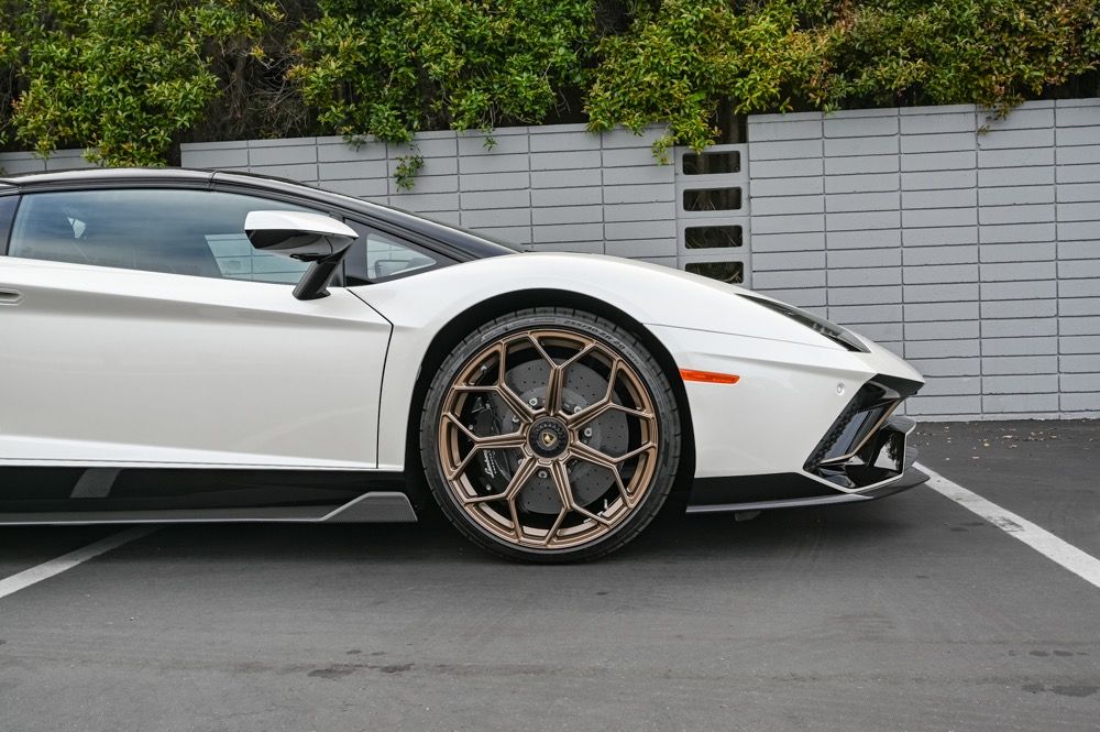 2022 Lamborghini Aventador Ultimae