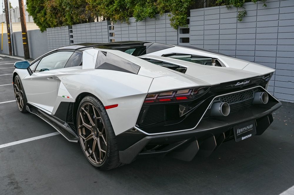 2022 Lamborghini Aventador Ultimae