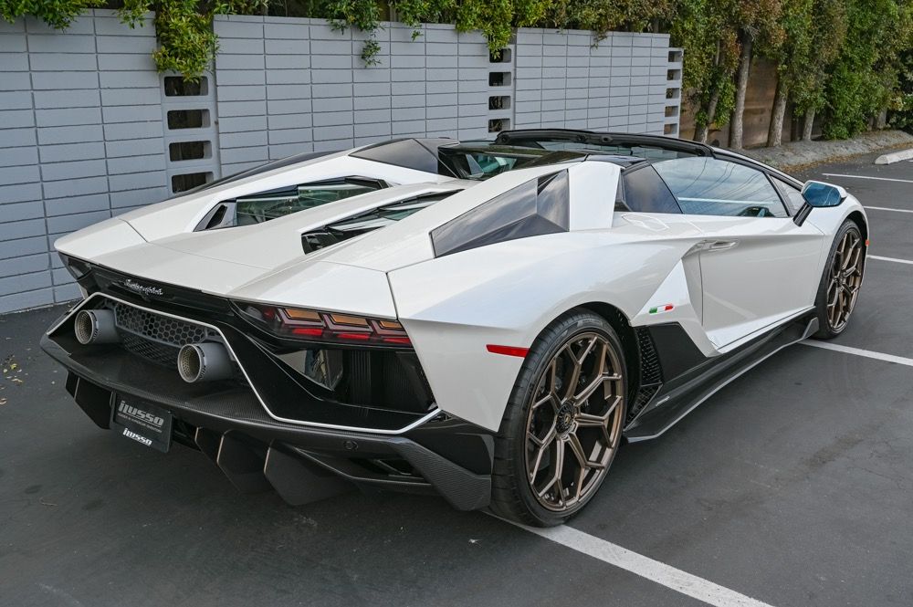 2022 Lamborghini Aventador Ultimae