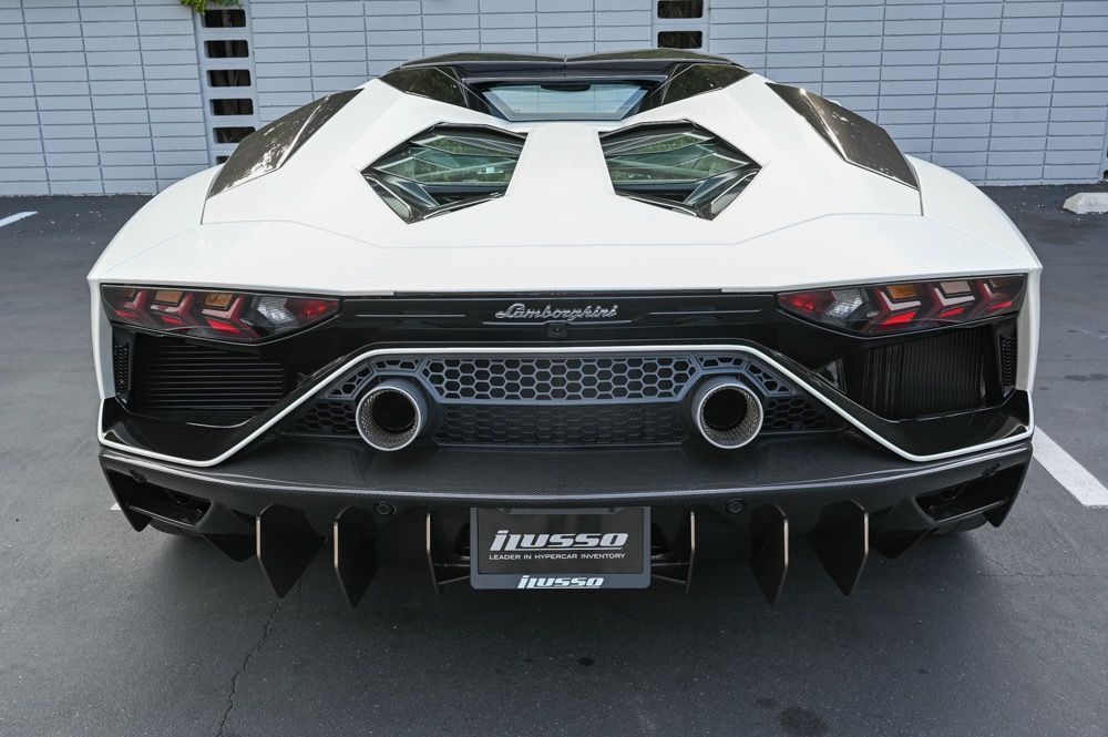 2022 Lamborghini Aventador Ultimae