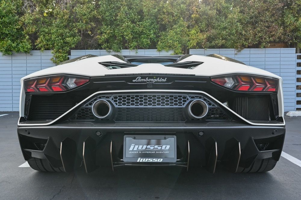 2022 Lamborghini Aventador Ultimae