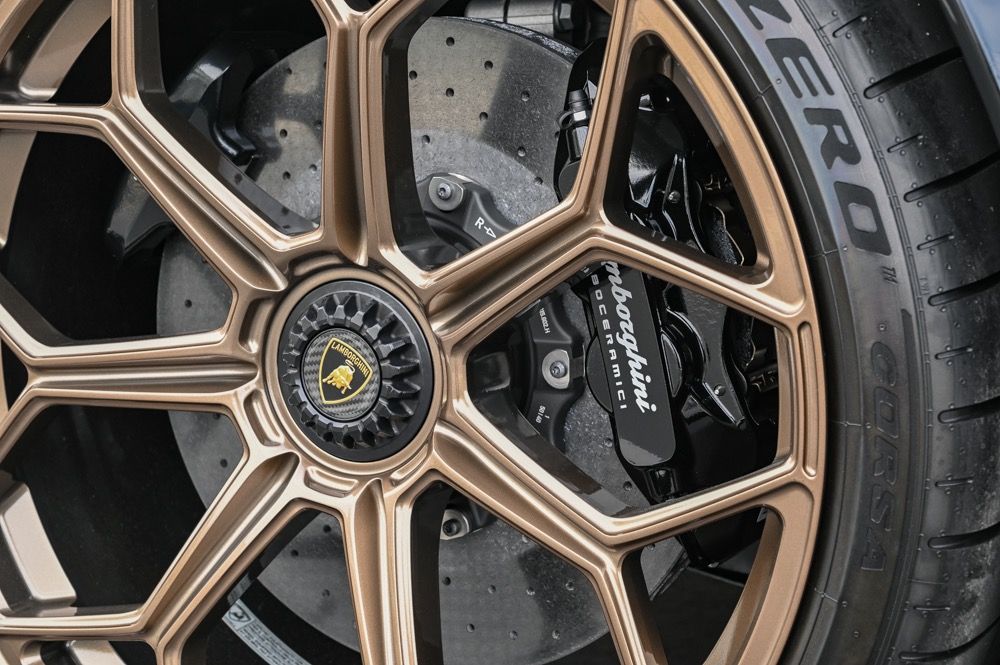 2022 Lamborghini Aventador Ultimae