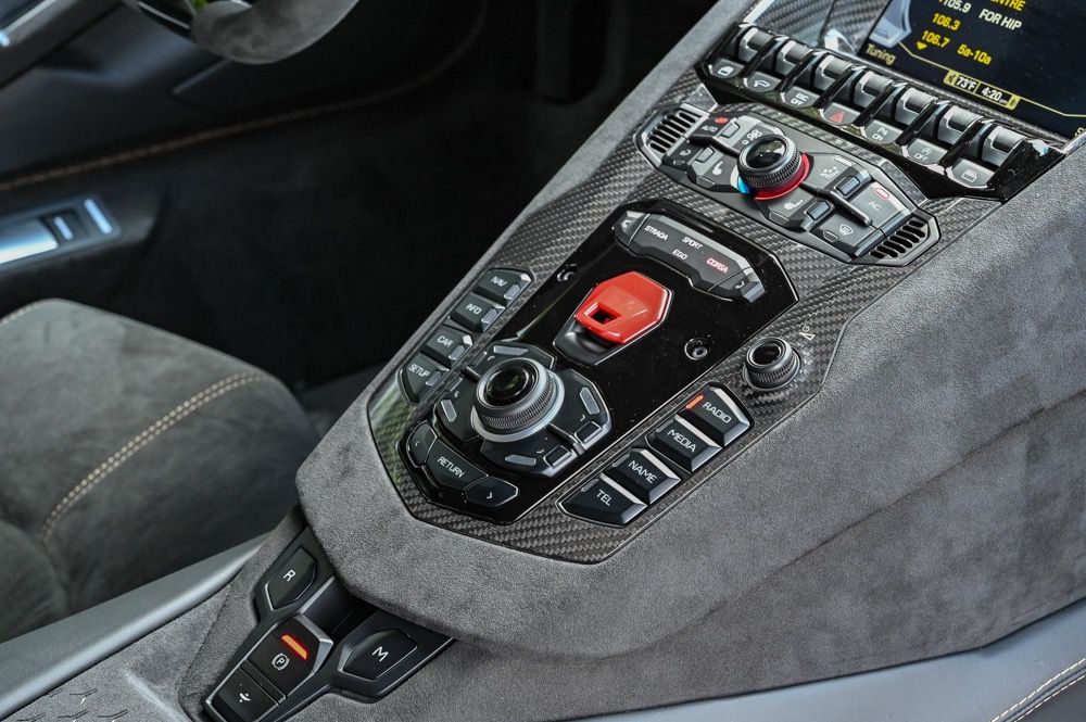 2022 Lamborghini Aventador Ultimae