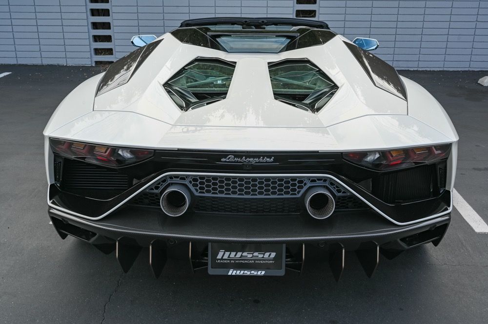 2022 Lamborghini Aventador Ultimae