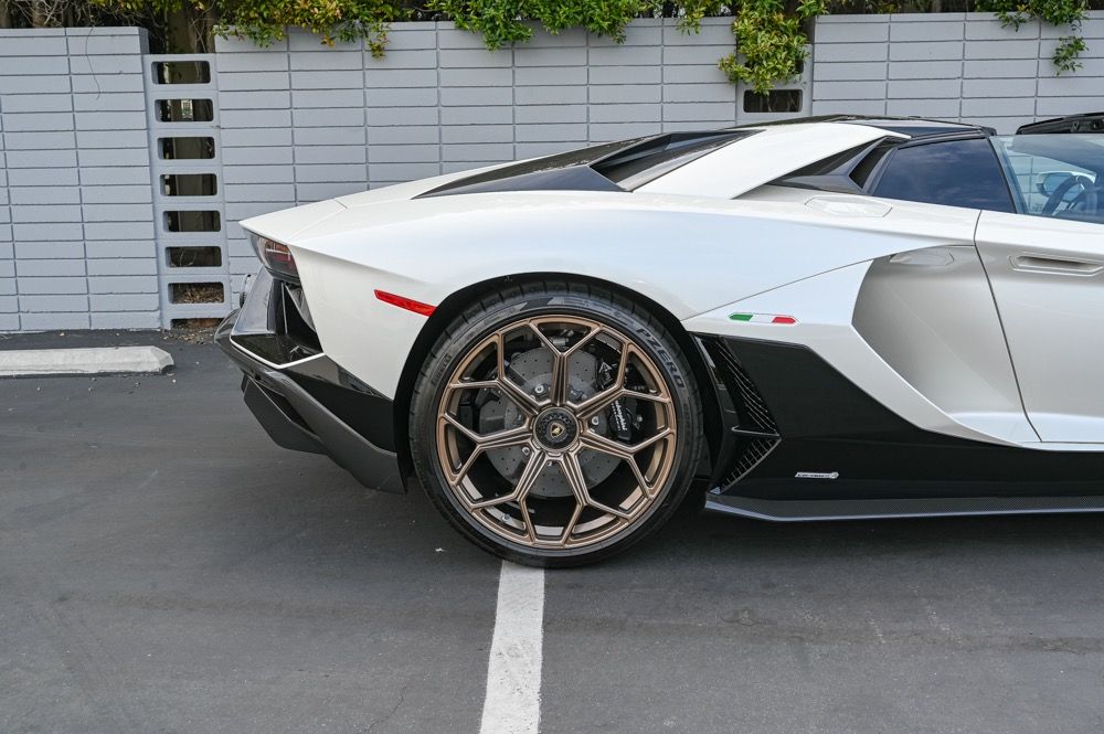 2022 Lamborghini Aventador Ultimae