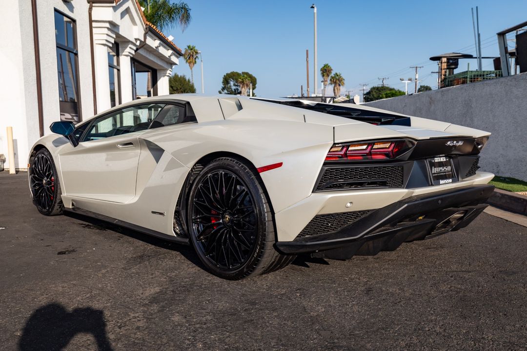 2018 Lamborghini Aventador