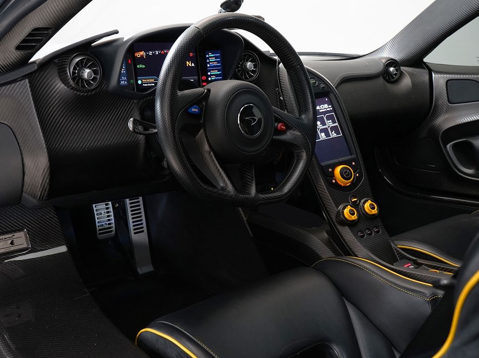 2013 McLaren P1