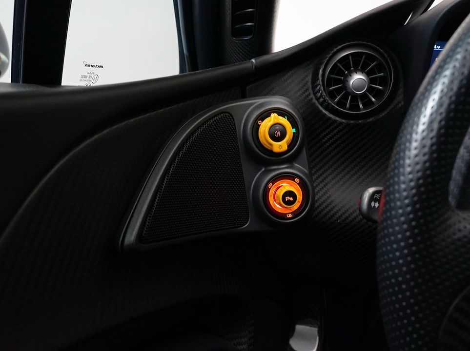 2013 McLaren P1