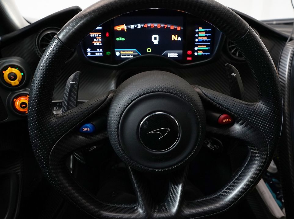 2013 McLaren P1