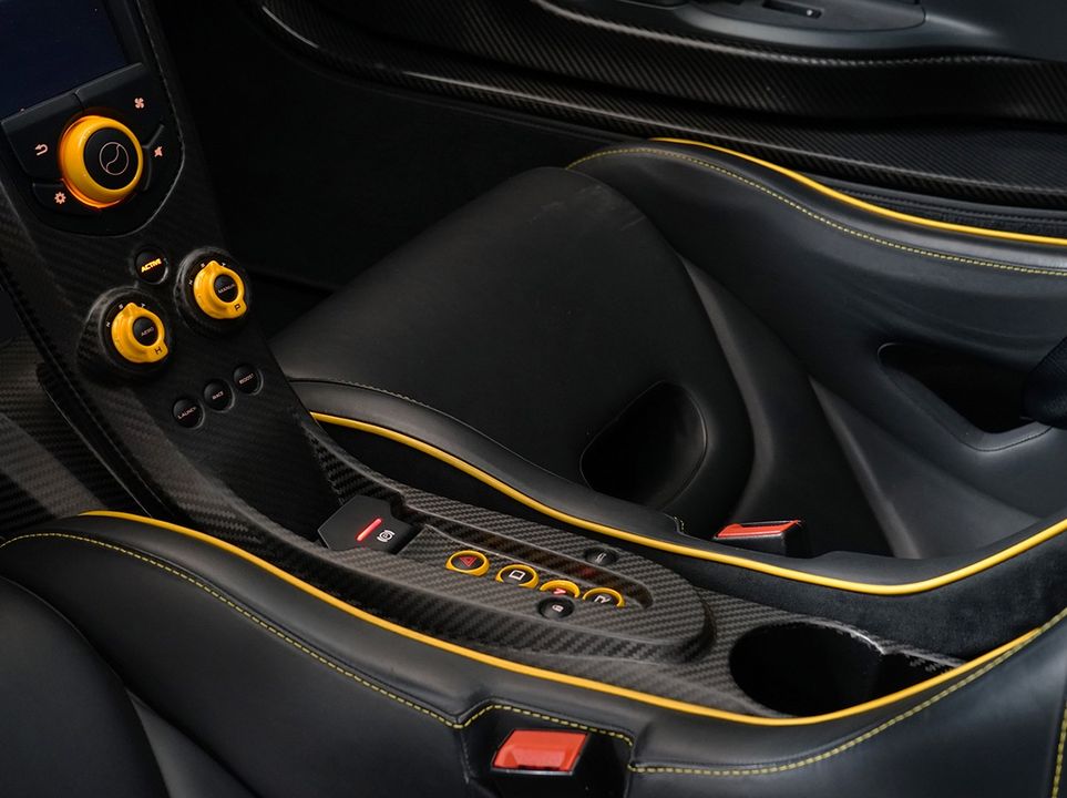 2013 McLaren P1