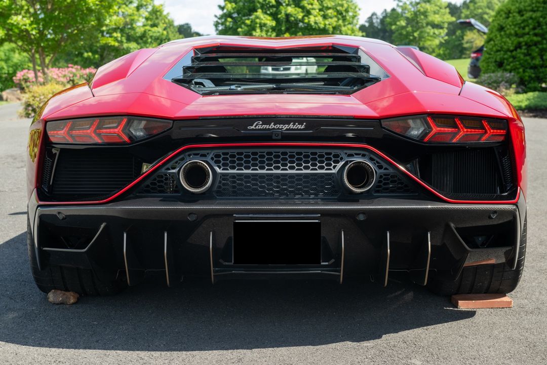 2022 Lamborghini Aventador