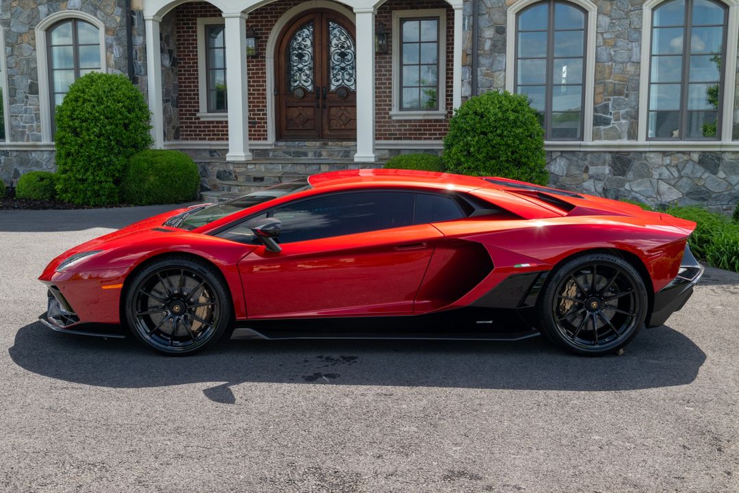 2022 Lamborghini Aventador