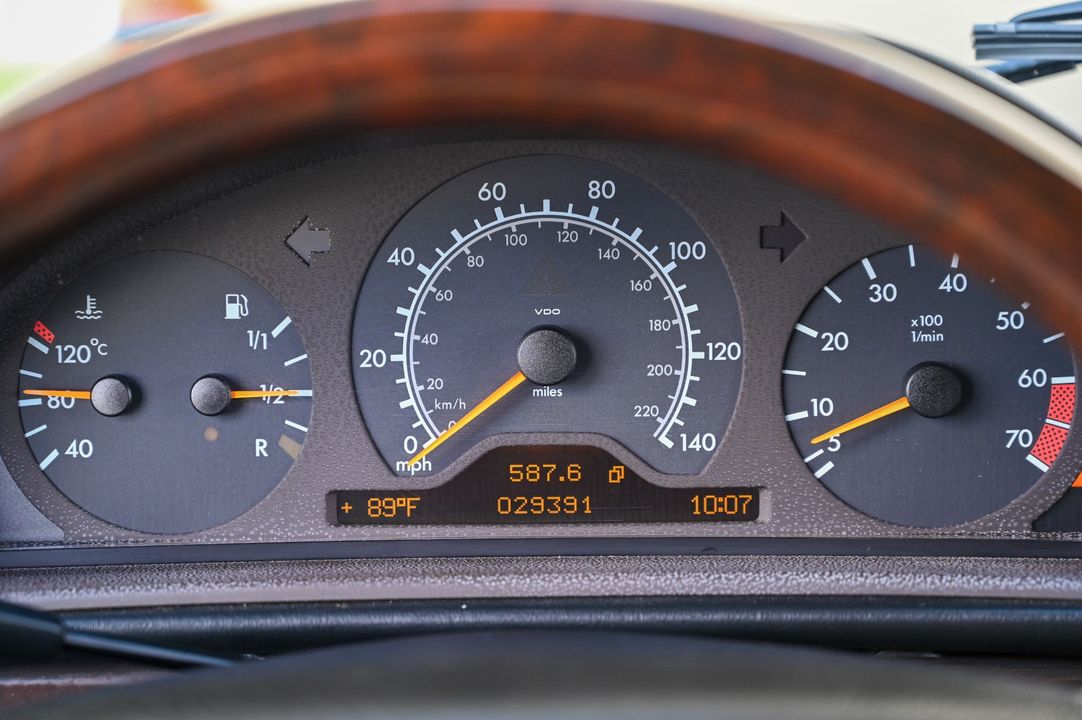 2000 Mercedes-Benz G500