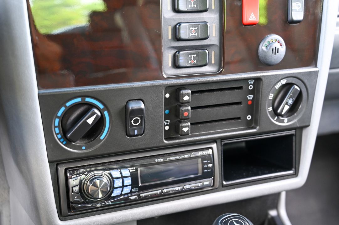 2000 Mercedes-Benz G500