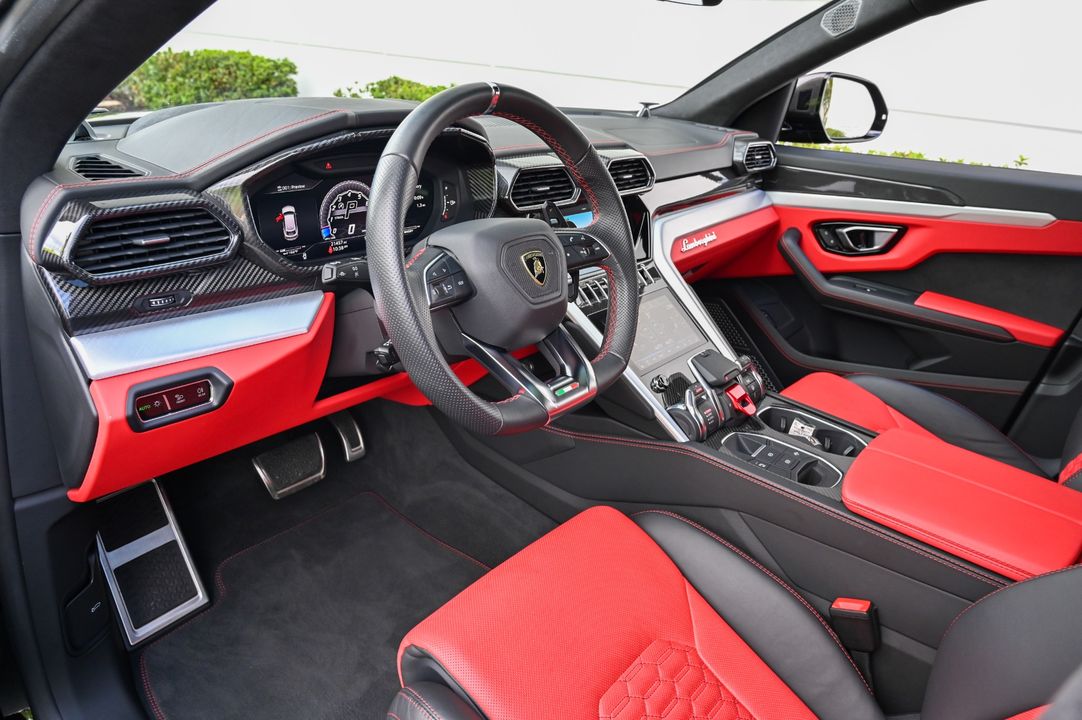 2020 Lamborghini Urus