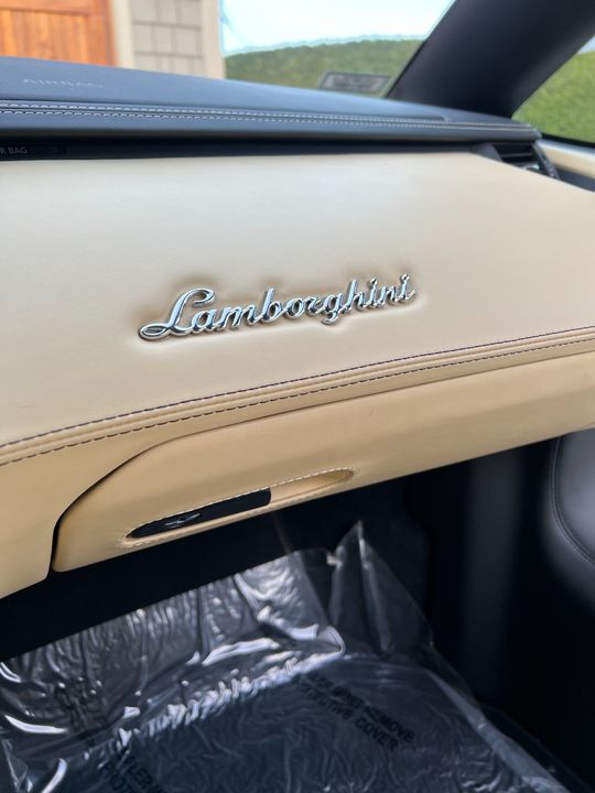 2014 Lamborghini Aventador Roadster
