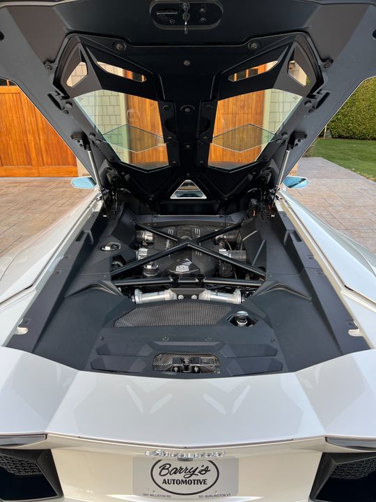 2014 Lamborghini Aventador Roadster
