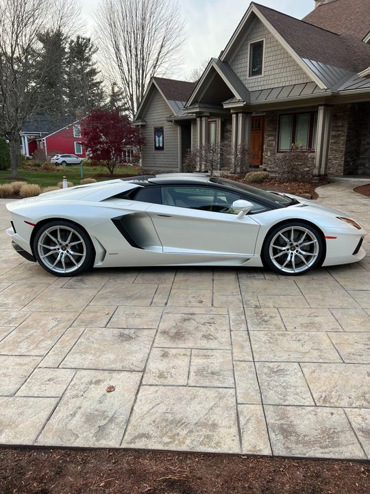 2014 Lamborghini Aventador Roadster