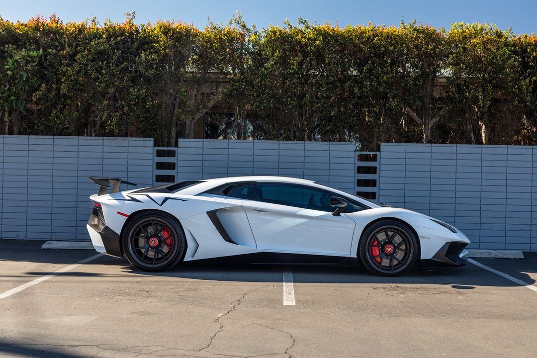 2016 Lamborghini Aventador