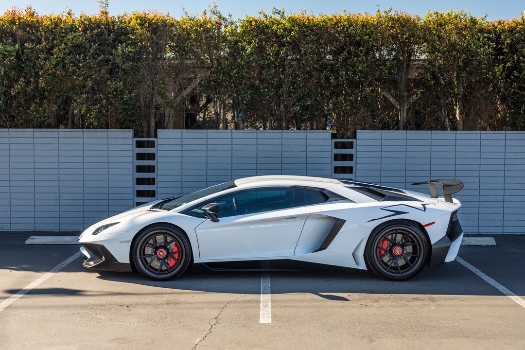 2016 Lamborghini Aventador