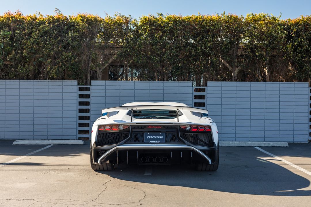 2016 Lamborghini Aventador