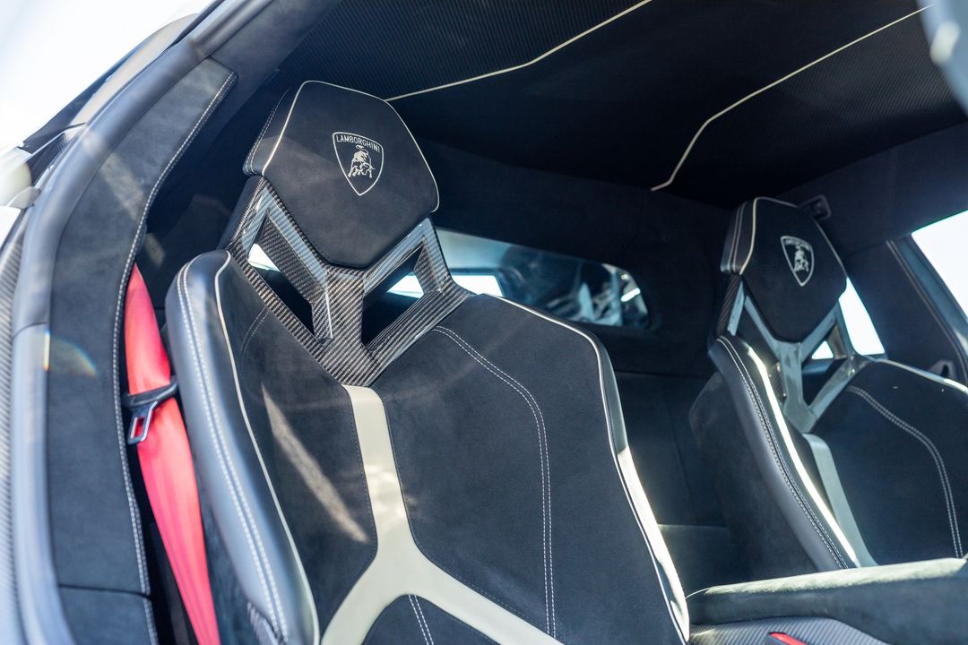 2016 Lamborghini Aventador