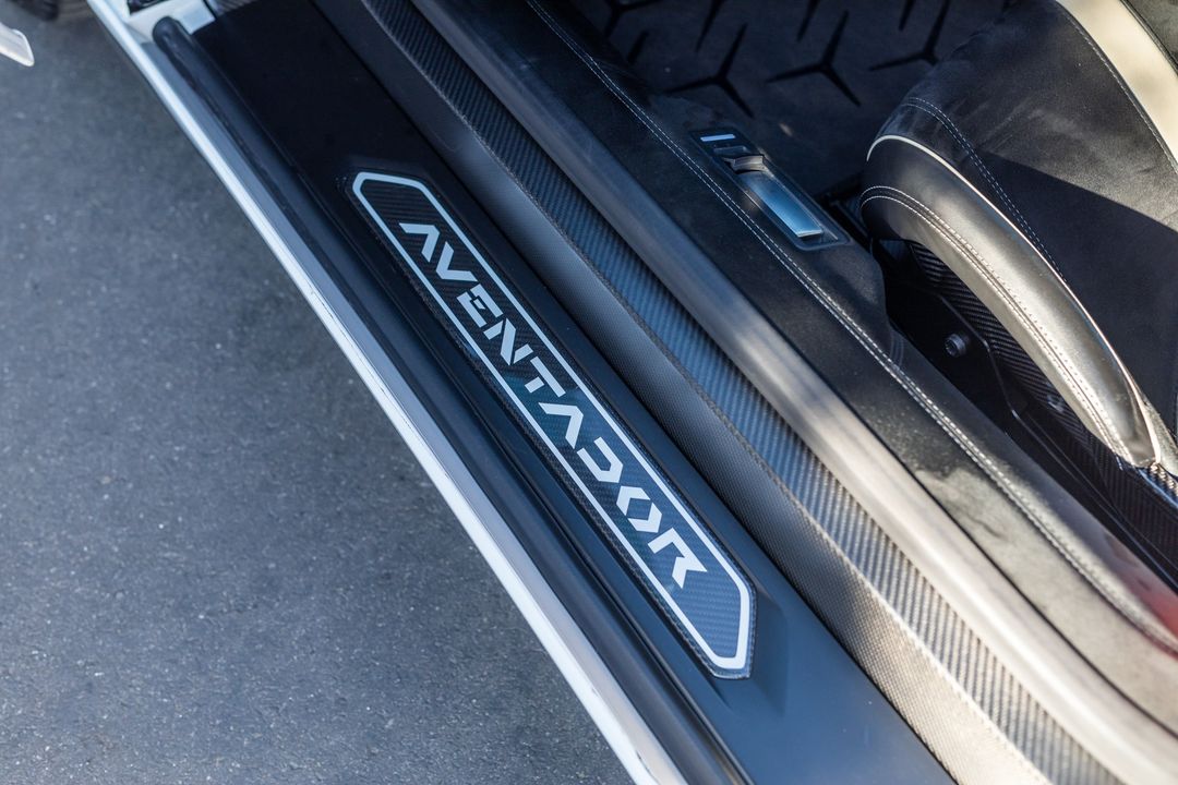 2016 Lamborghini Aventador