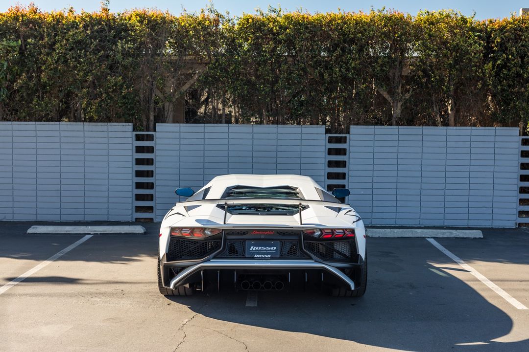 2016 Lamborghini Aventador