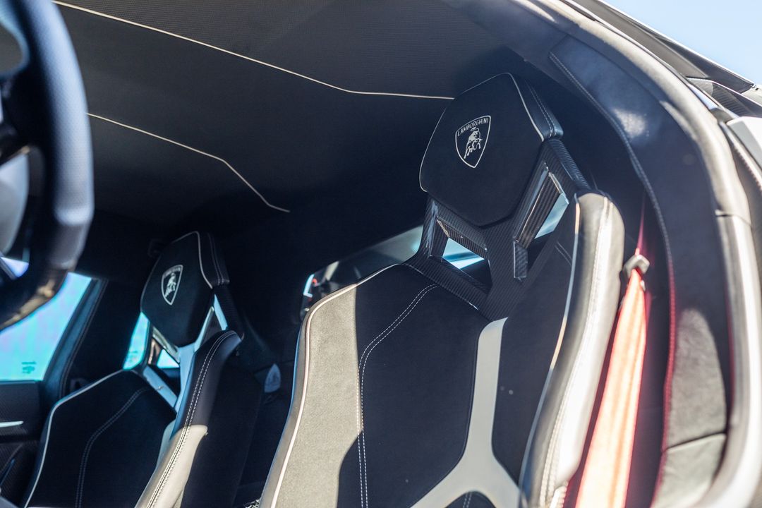 2016 Lamborghini Aventador