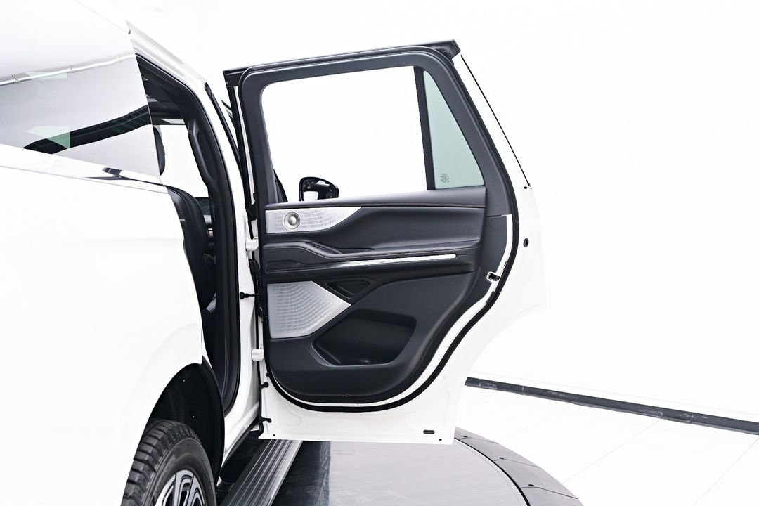 2025 Lincoln Navigator