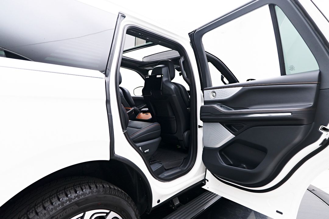 2025 Lincoln Navigator
