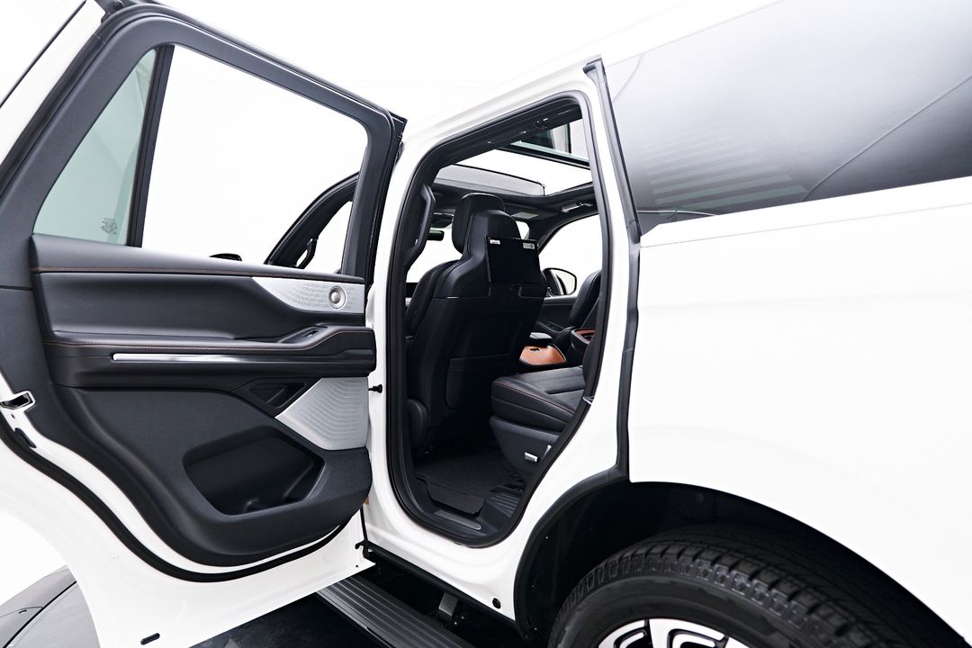 2025 Lincoln Navigator
