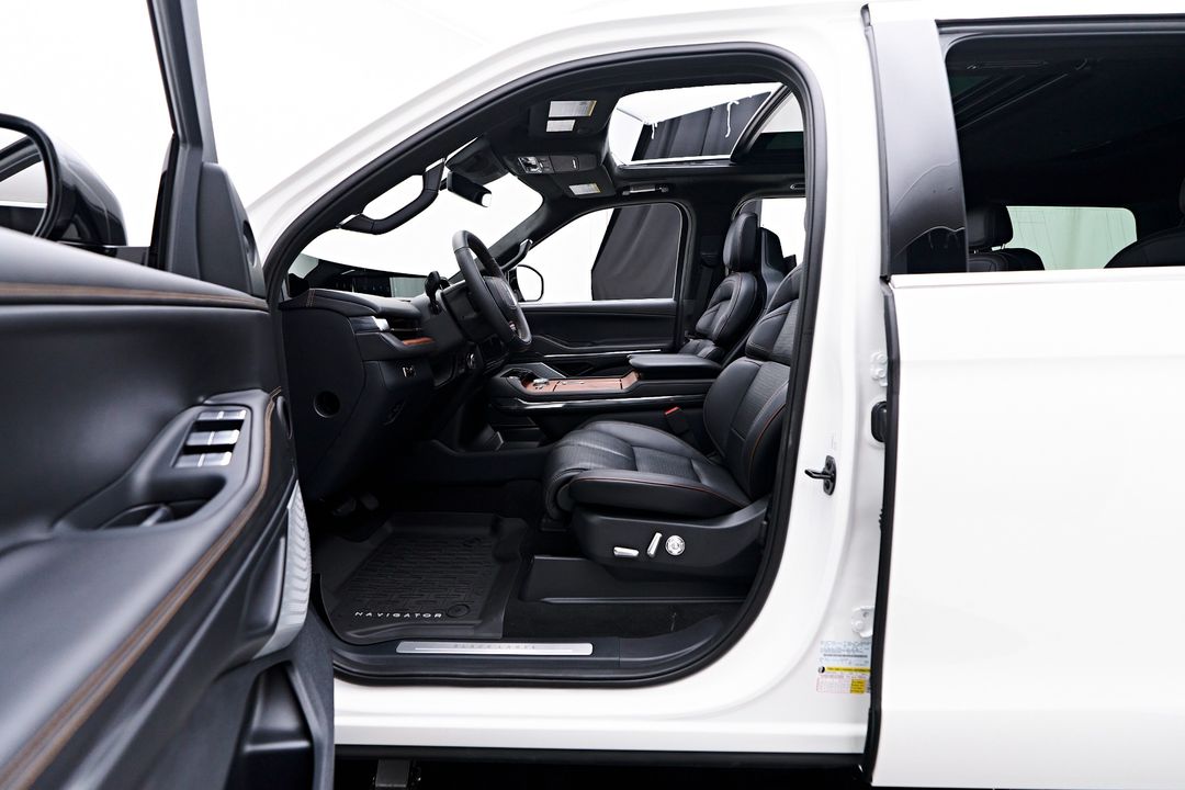 2025 Lincoln Navigator