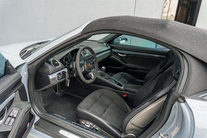 2023 Porsche 718 Boxster