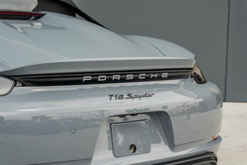 2023 Porsche 718 Boxster