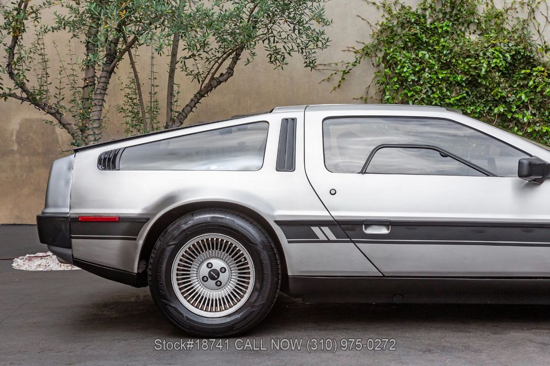 1982 DeLorean DMC-12