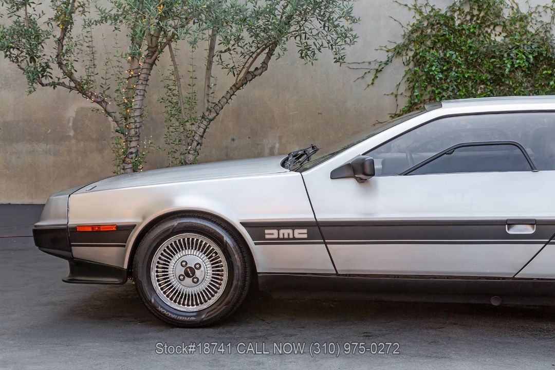 1982 DeLorean DMC-12