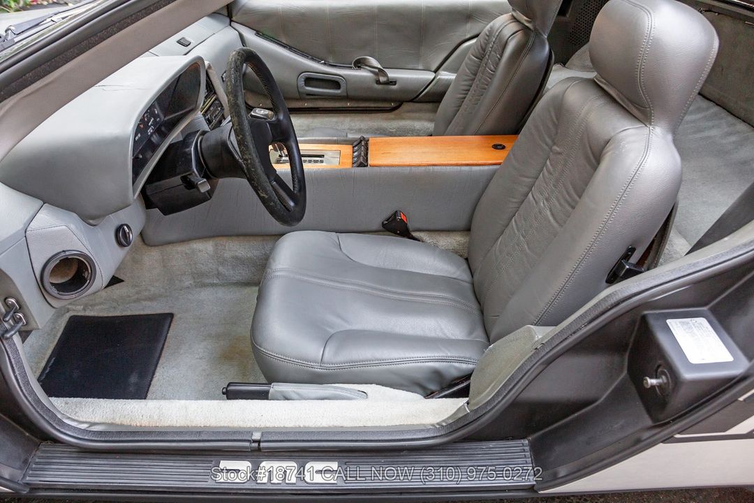 1982 DeLorean DMC-12