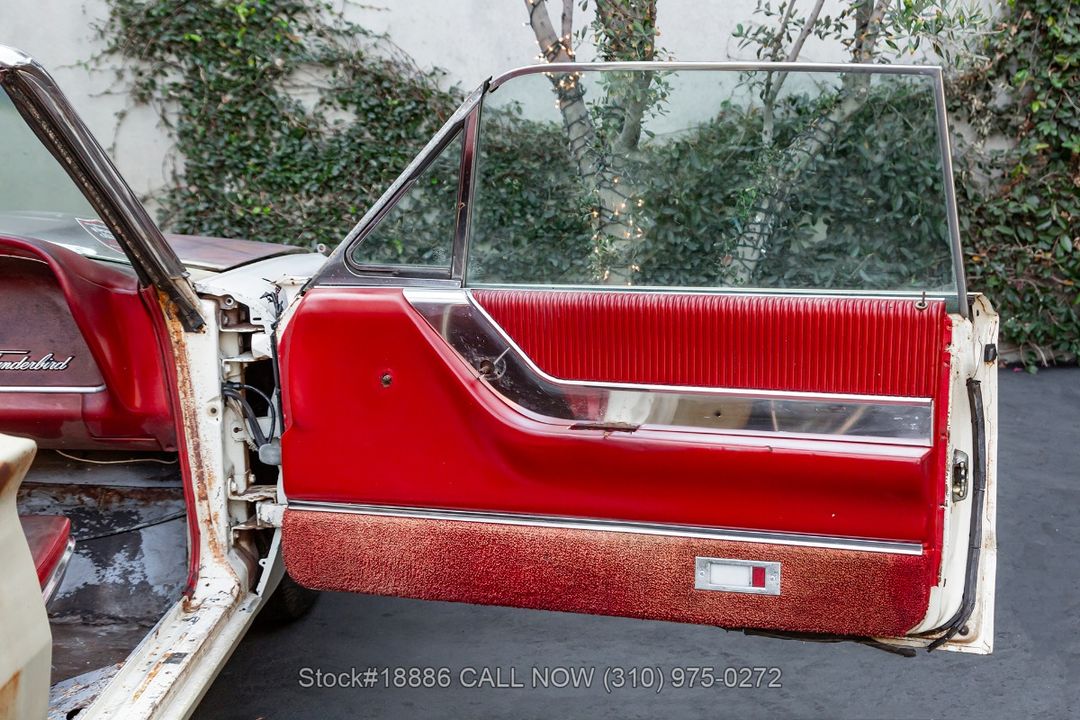1965 Ford Thunderbird