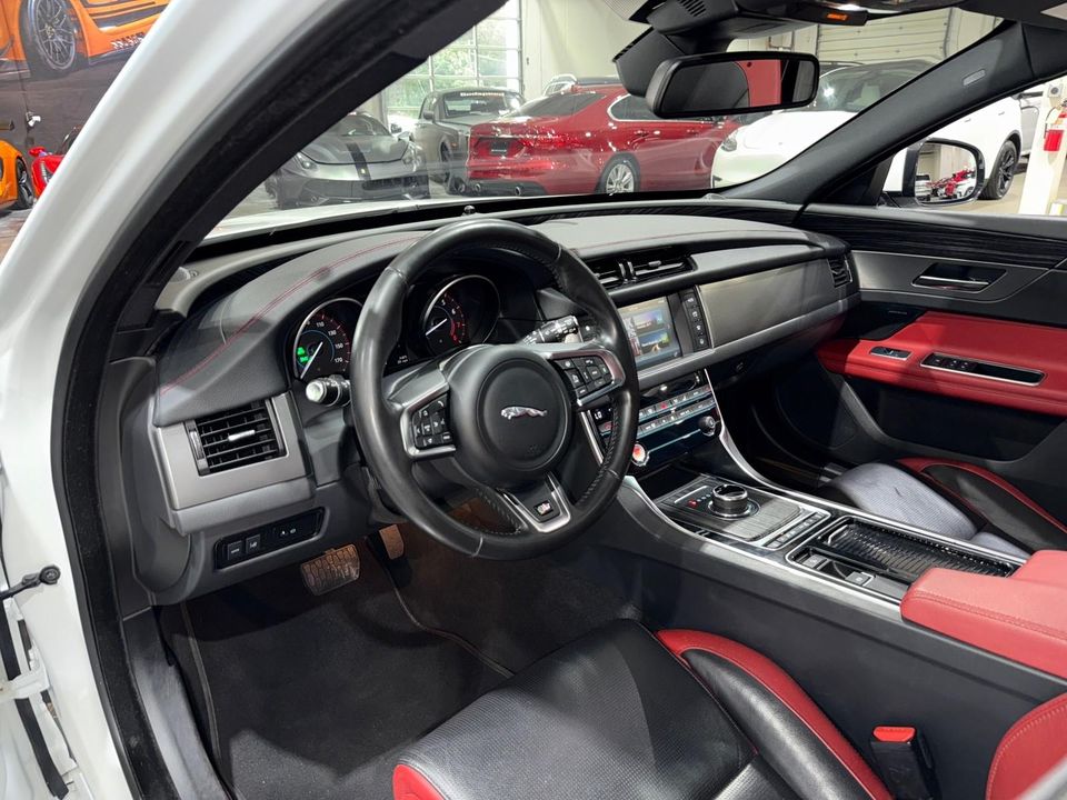 2018 Jaguar XF