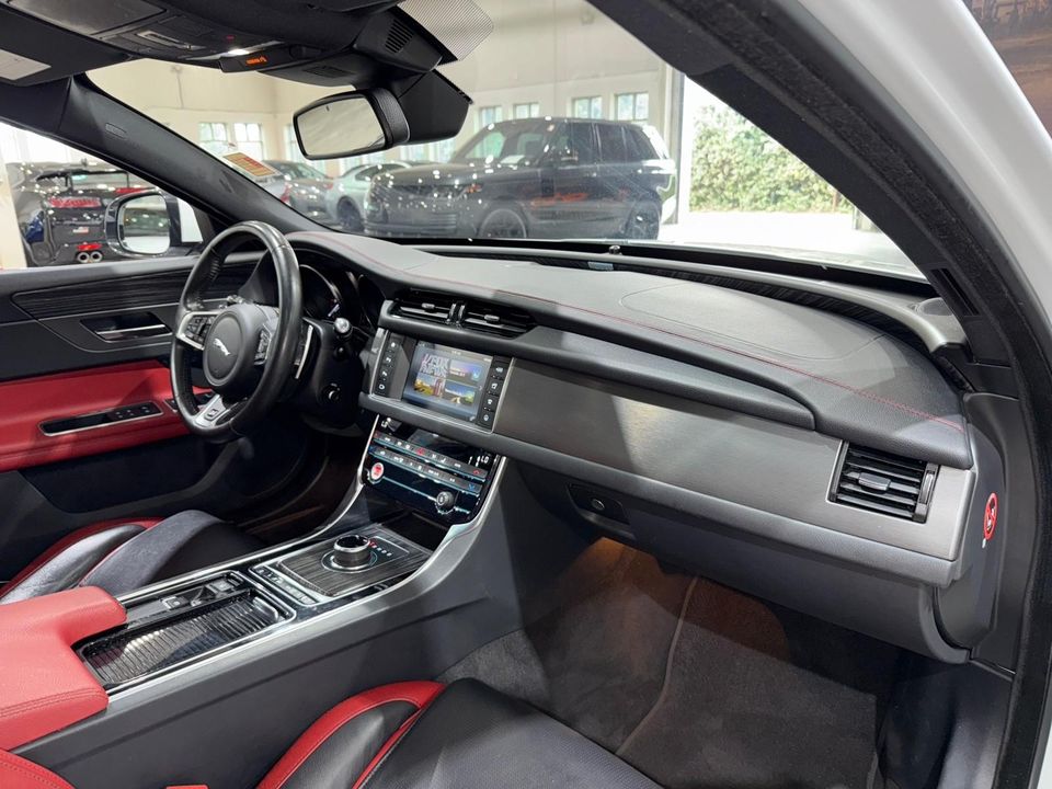 2018 Jaguar XF